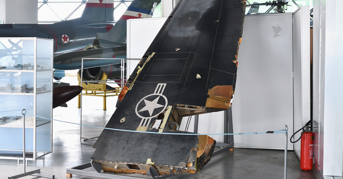 Szczątki zestrzelonego F-117 w Muzeum Lotnictwa w Belgradzie