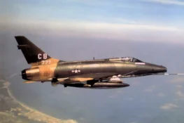 North American F-100: Myśliwiec, który przestraszył nawet pilotów.