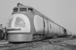 EMD M-10000: Lokomotywa, która wyprzedziła swoją epokę.
